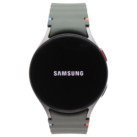 Samsung Galaxy Watch7 (44mm) LTE (Unlocked) Smartwatch - Green (SM-L315U) Smart Watches Samsung - Simple Cell Bulk Wholesale Pricing - USA Seller