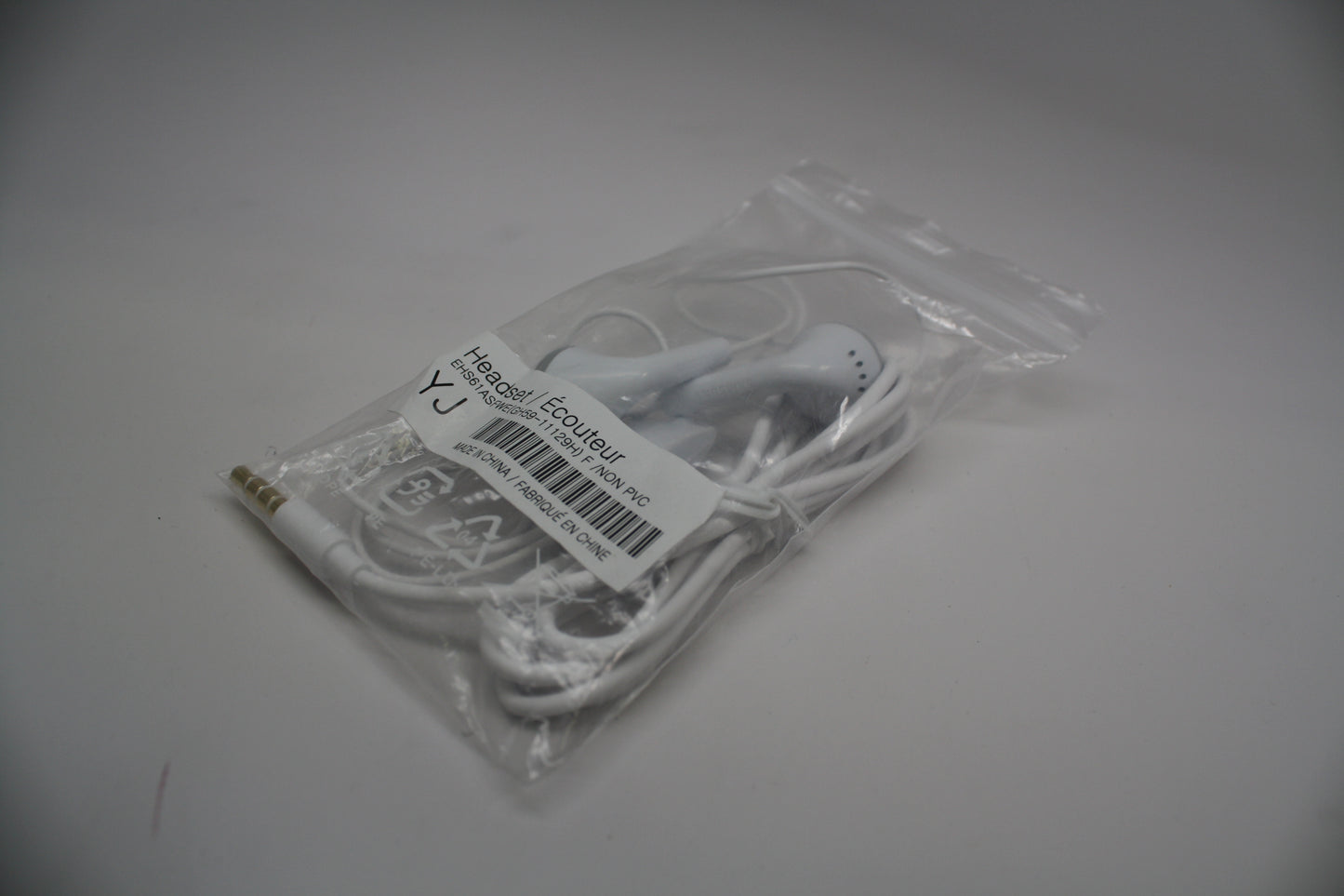 Samsung Galaxy S2 S3 III Wired Earbuds - White (EHS61ASFWE) Cell Phone - Headsets Samsung - Simple Cell Bulk Wholesale Pricing - USA Seller